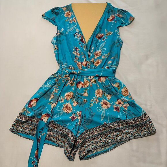 NWT. Angie Romper. Women. Blue with flowers. Size L. - Picture 1 of 8